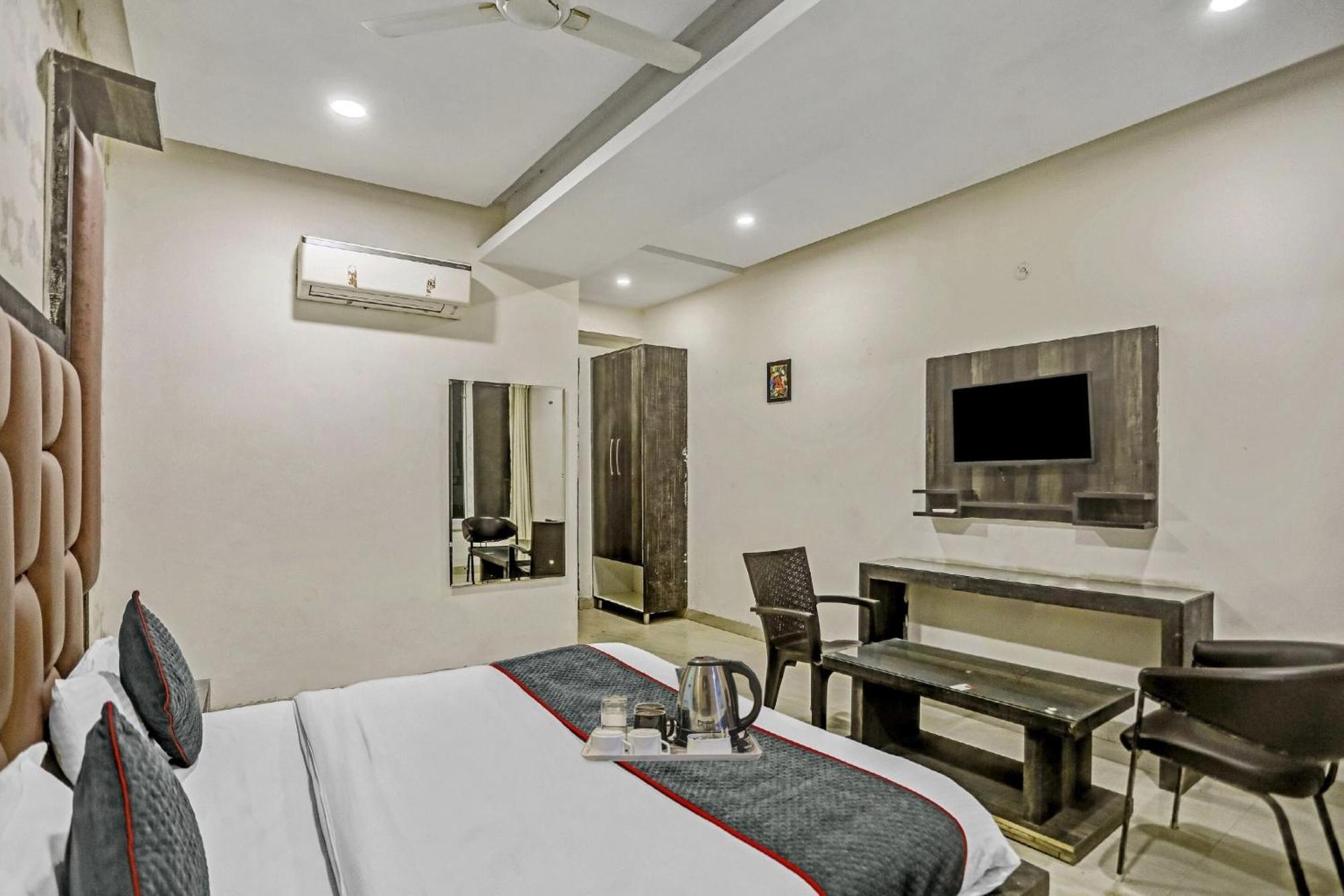 Townhouse 22956 Hotel Grand Residency Delhi  Exterior photo