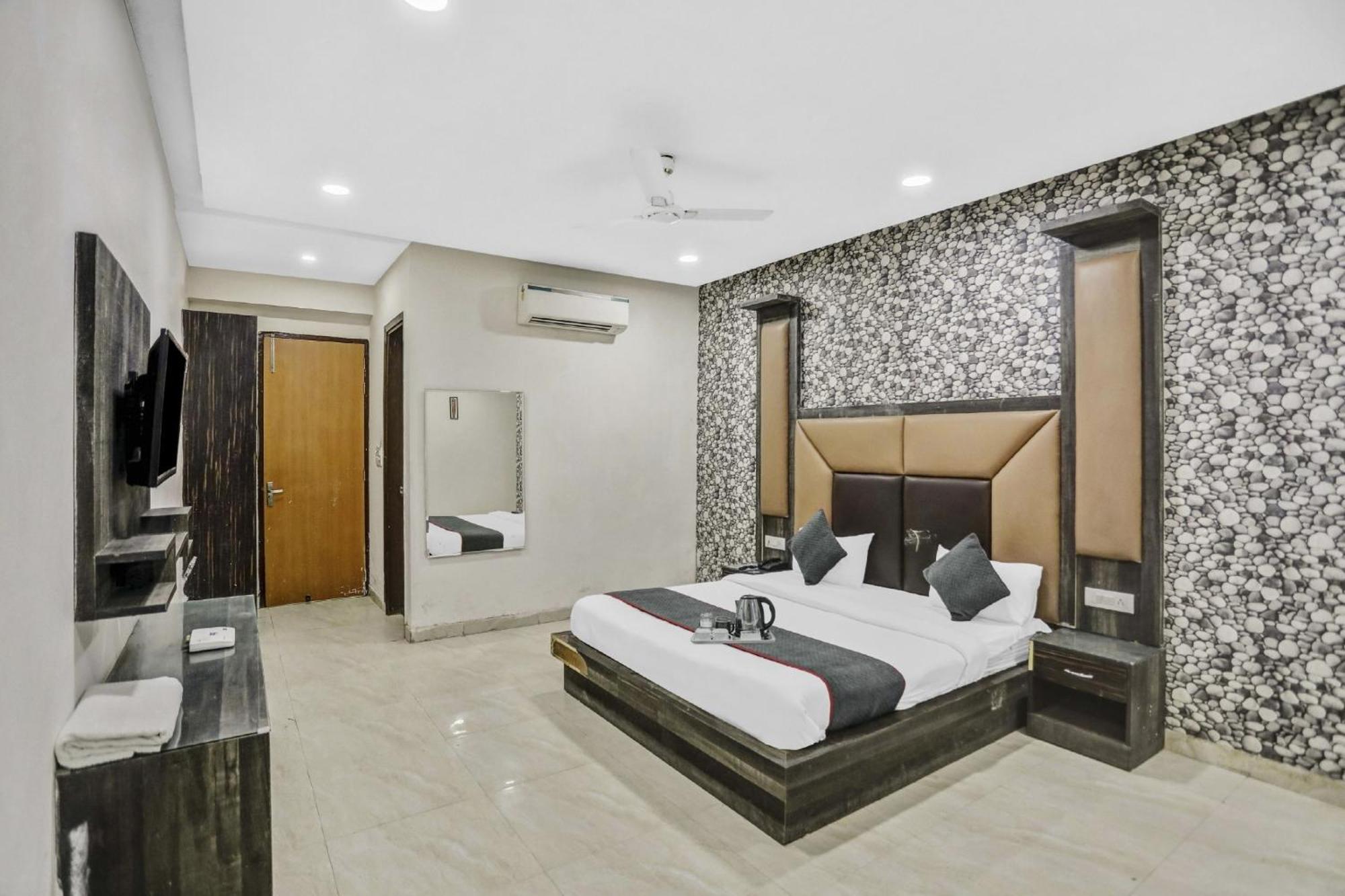 Townhouse 22956 Hotel Grand Residency Delhi  Exterior photo