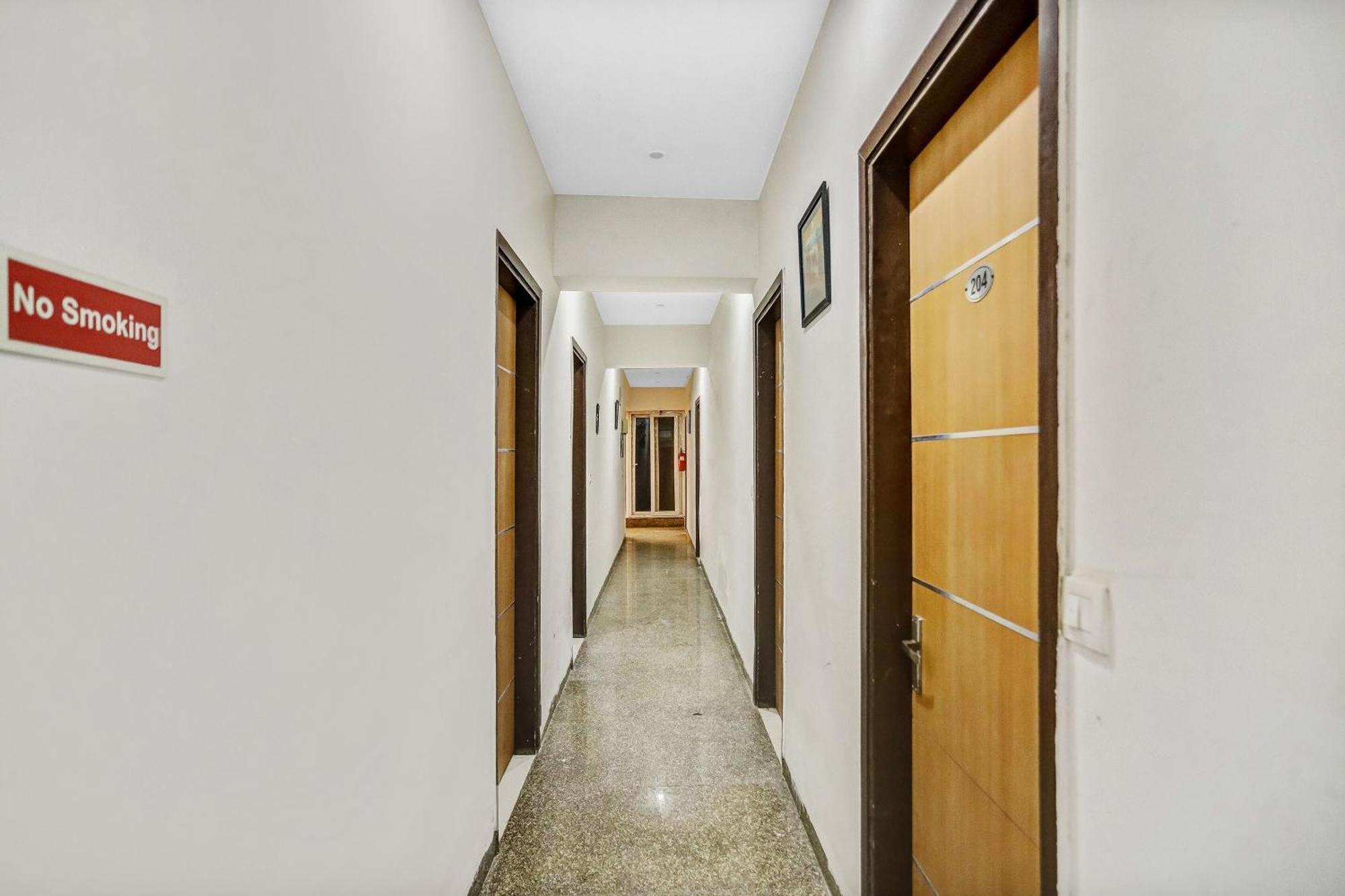 Townhouse 22956 Hotel Grand Residency Delhi  Exterior photo
