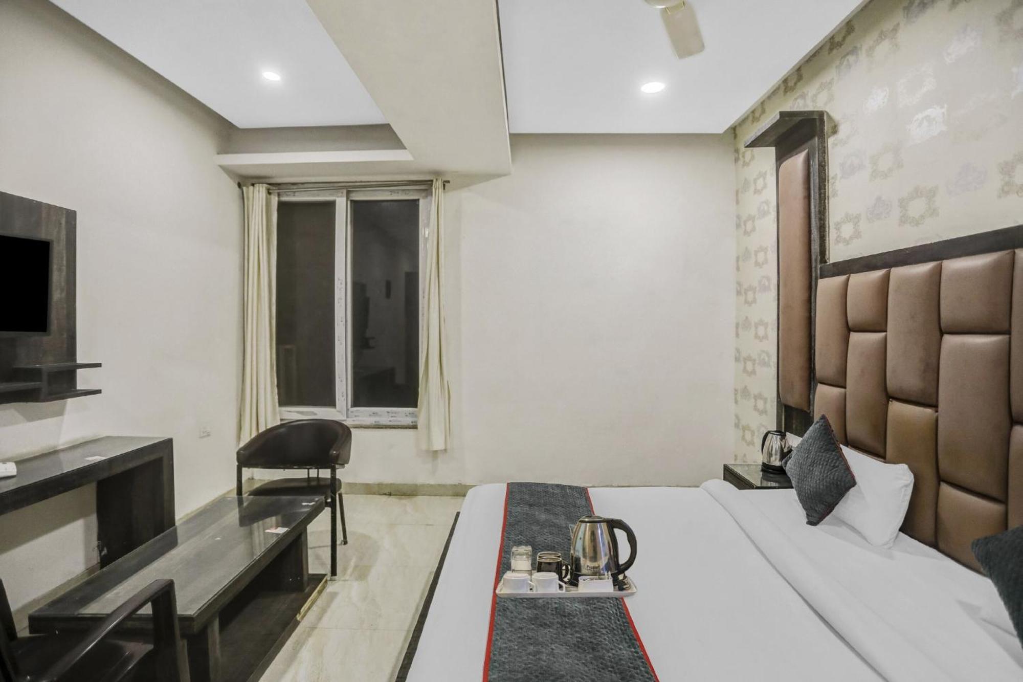 Townhouse 22956 Hotel Grand Residency Delhi  Exterior photo