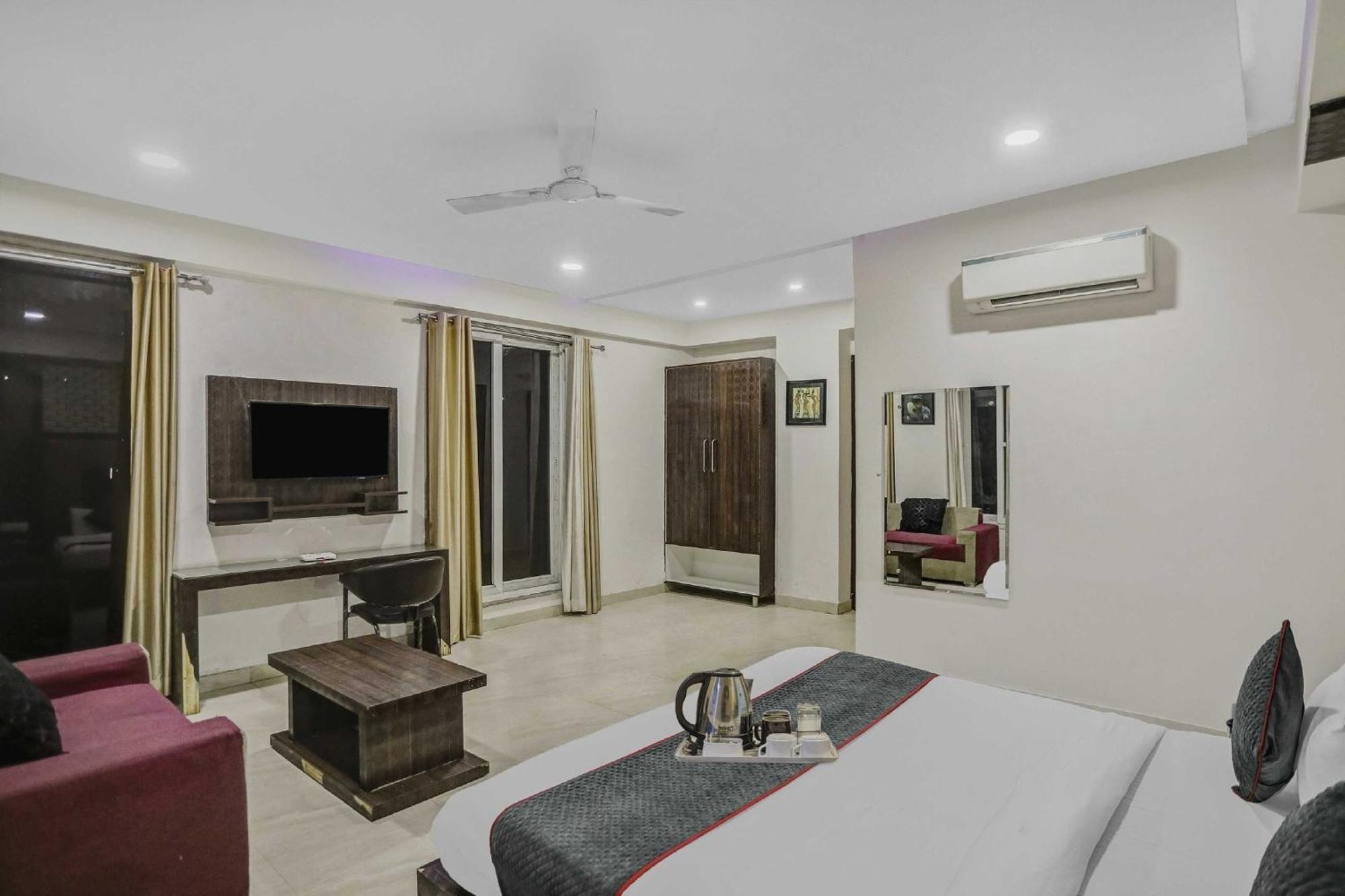 Townhouse 22956 Hotel Grand Residency Delhi  Exterior photo