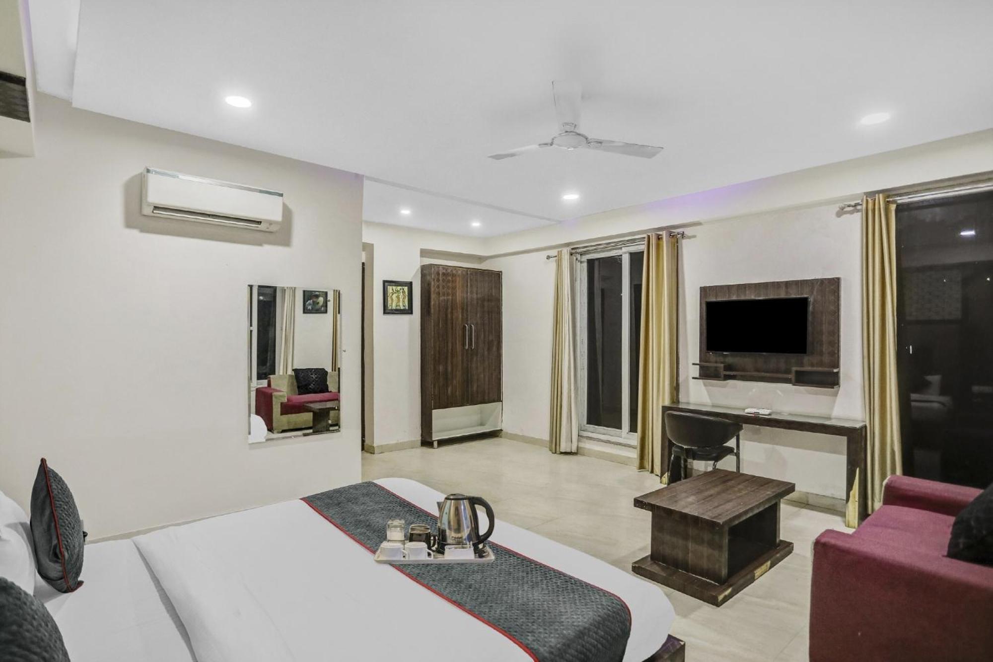 Townhouse 22956 Hotel Grand Residency Delhi  Exterior photo